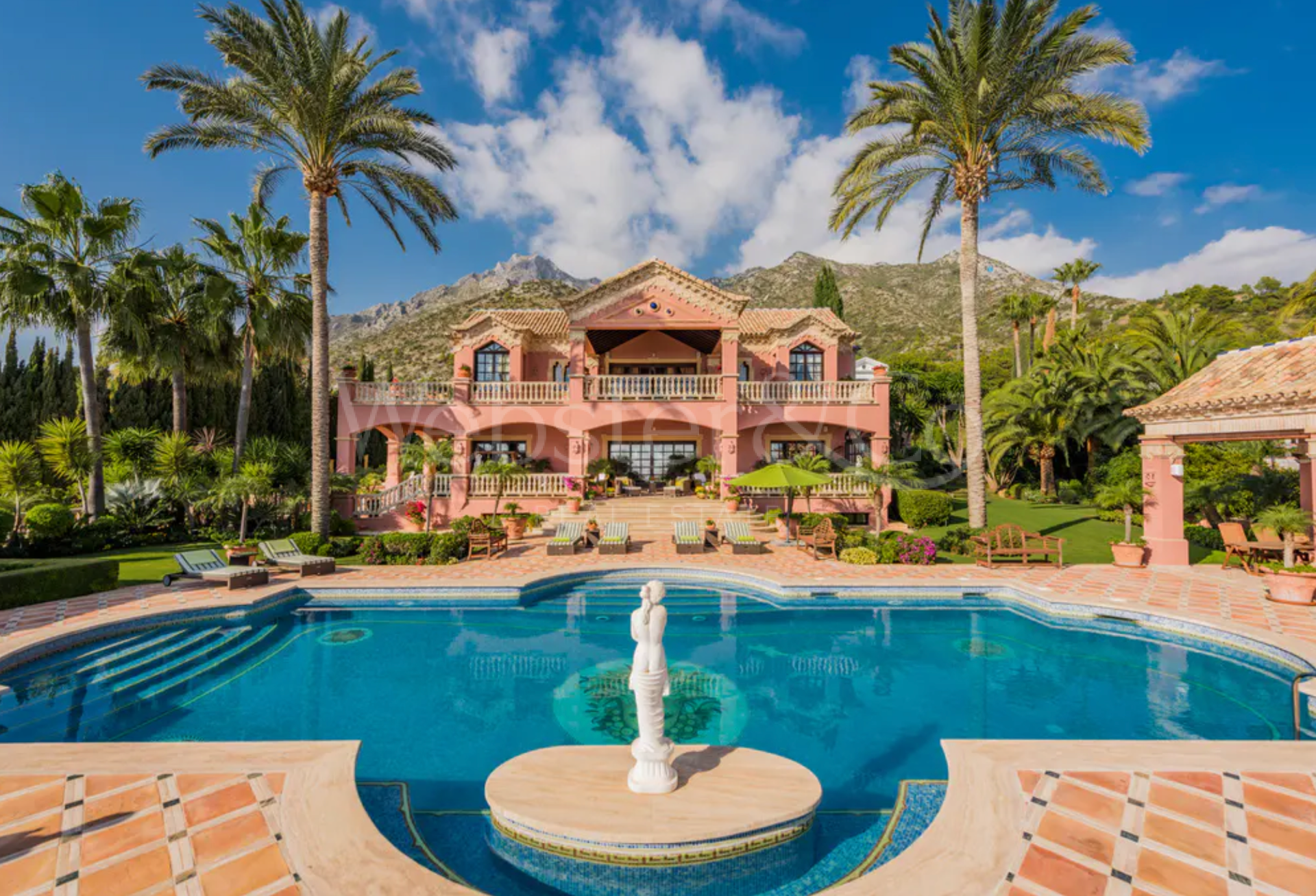 Casa Medusa - Luxurious Property in Sierra Blanca