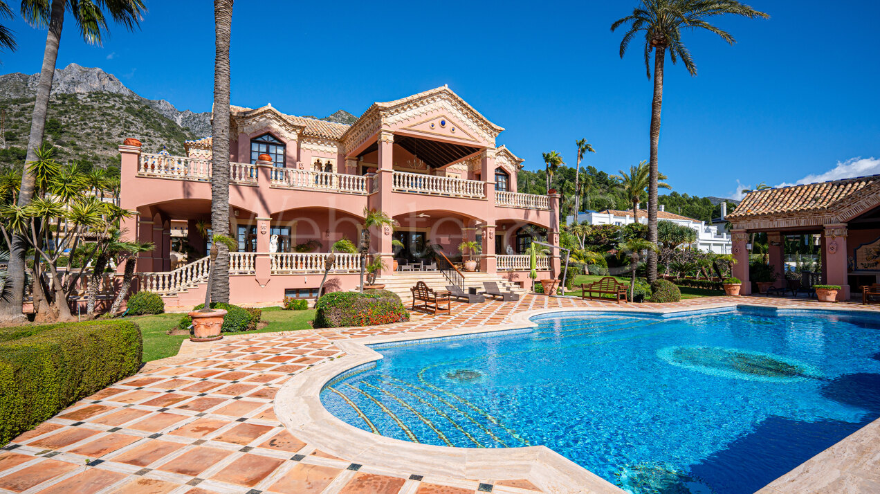 Casa Medusa - Luxurious Property in Sierra Blanca