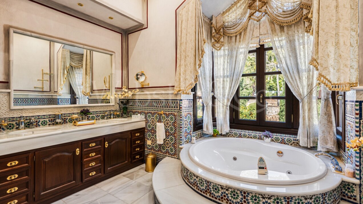 Casa Medusa - Luxurious Property in Sierra Blanca