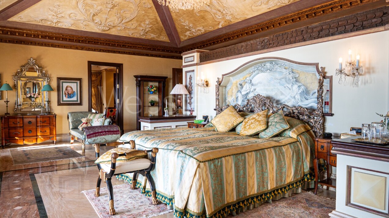 Casa Medusa - Luxurious Property in Sierra Blanca