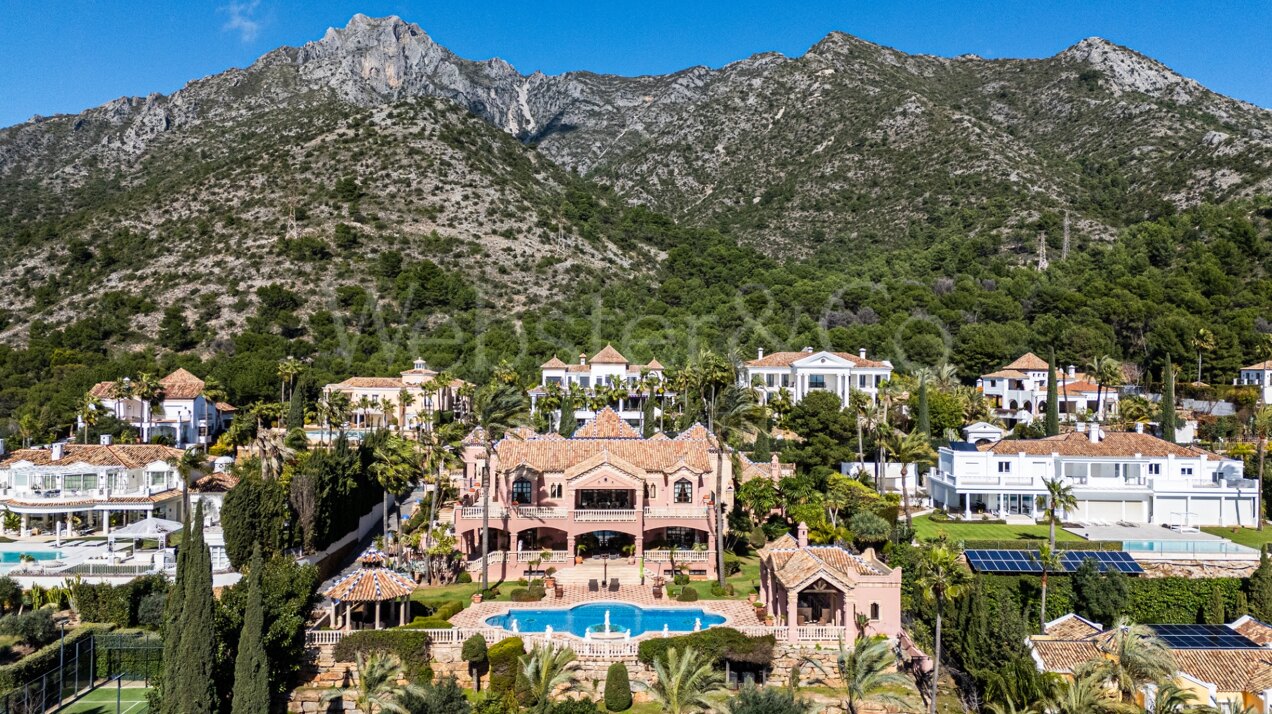 Casa Medusa - Luxurious Property in Sierra Blanca