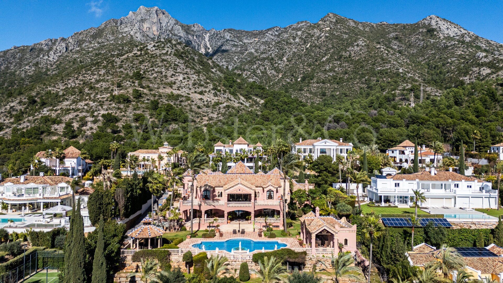 Casa Medusa - Luxurious Property in Sierra Blanca