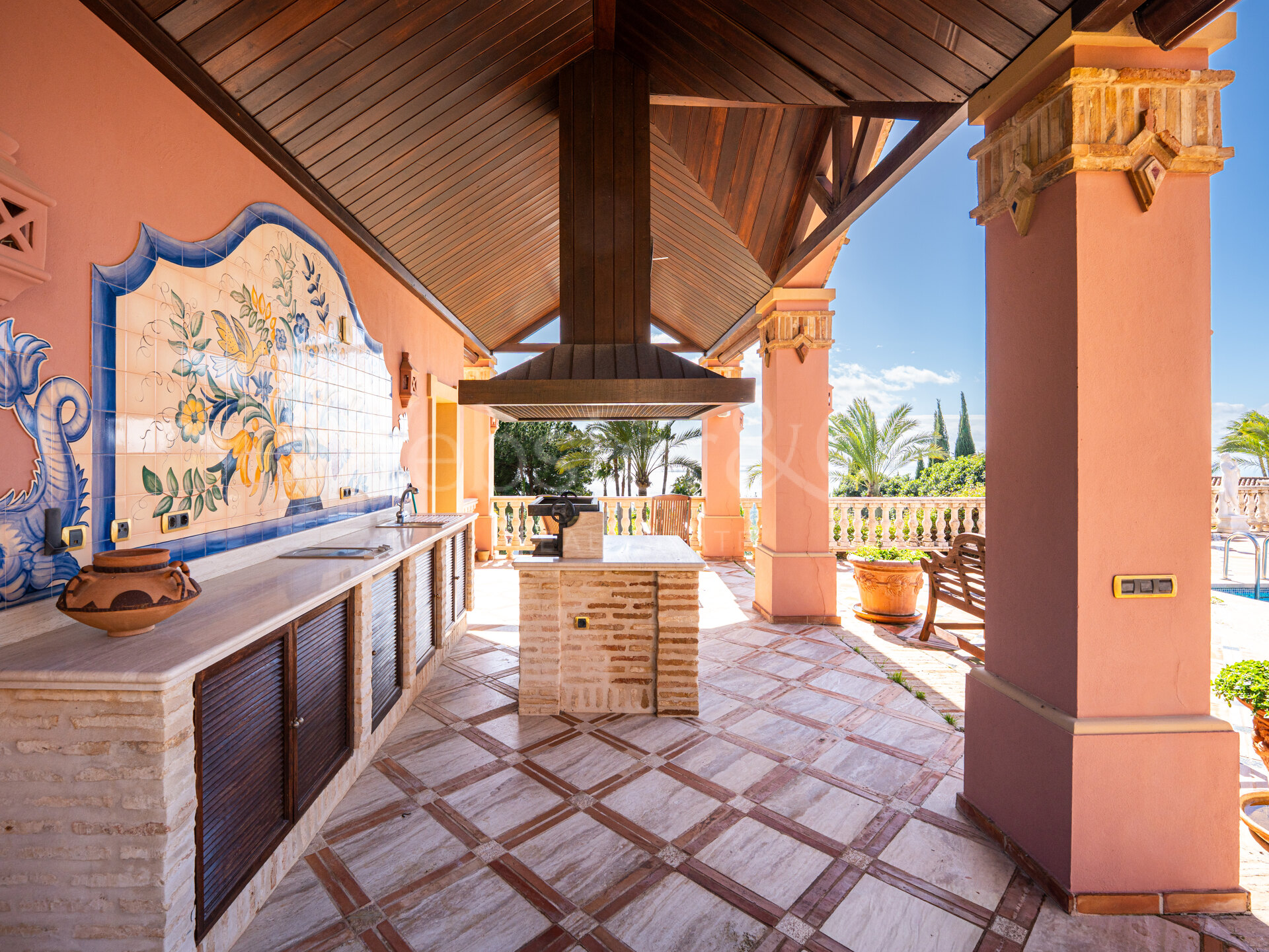 Casa Medusa - Luxurious Property in Sierra Blanca