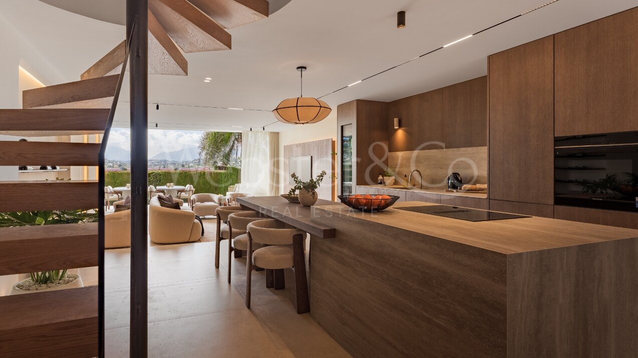 Casa Suma - Renovated Luxury in Altos de Aloha