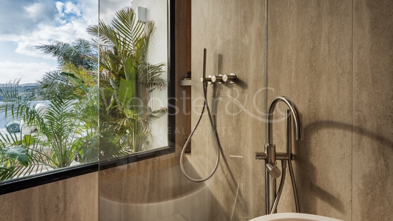 Casa Suma - Renovated Luxury in Altos de Aloha