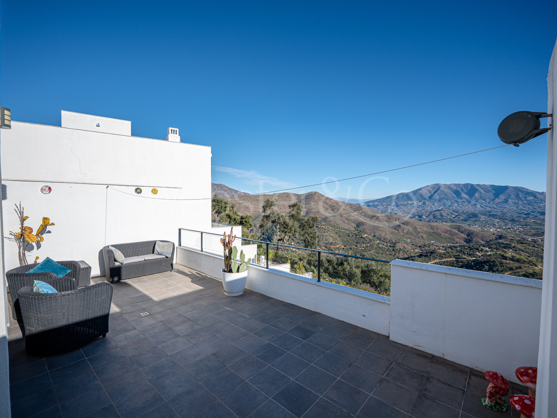 Casa Altavista - Exquisite Townhouse in Marbella