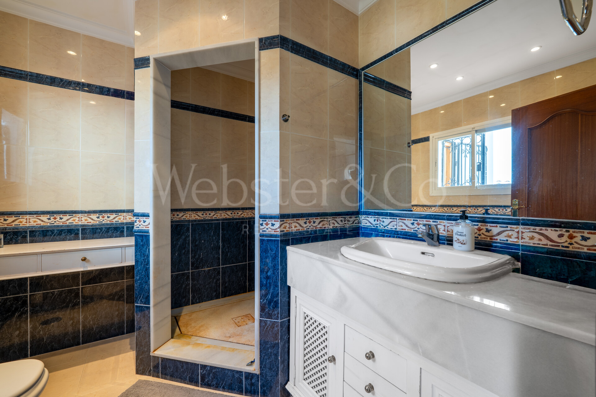 Villa Lucia - Light Filled Home, Nueva Andalucía