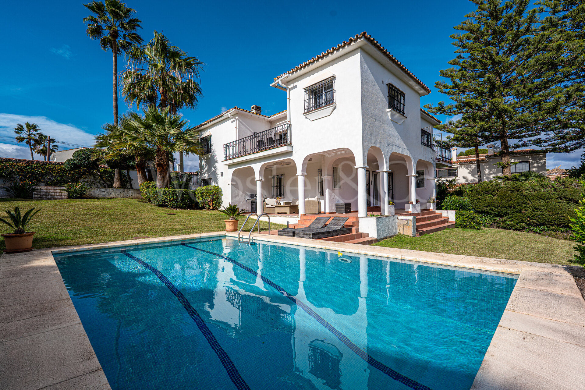 Villa Lucia - Light Filled Home, Nueva Andalucía