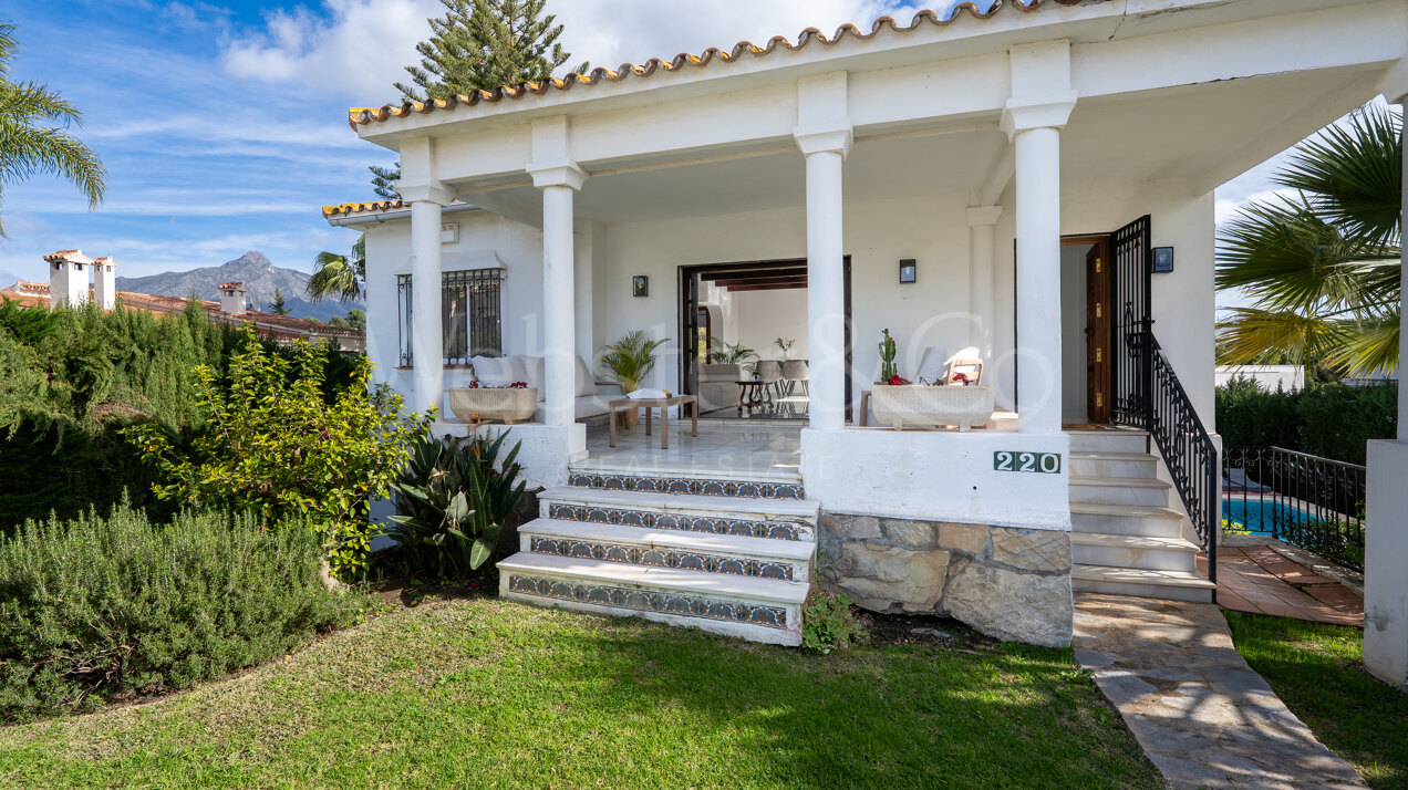 Villa Lucia - Light Filled Home, Nueva Andalucía