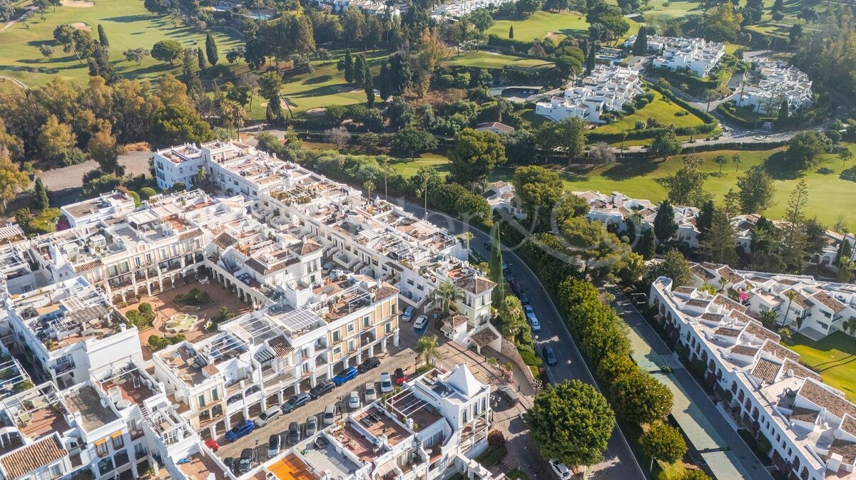 Townhouse Waterfall - Scenic Views in Aloha Pueblo