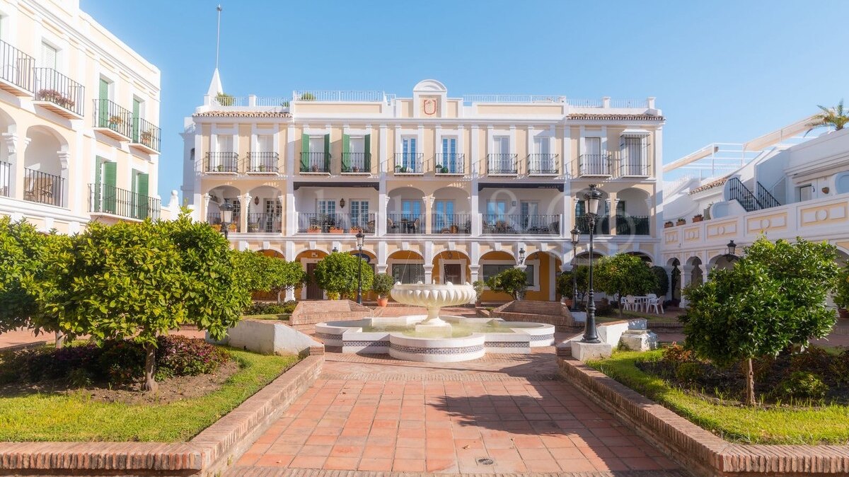 Townhouse Waterfall - Scenic Views in Aloha Pueblo