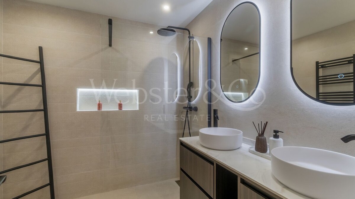 Townhouse Waterfall - Scenic Views in Aloha Pueblo