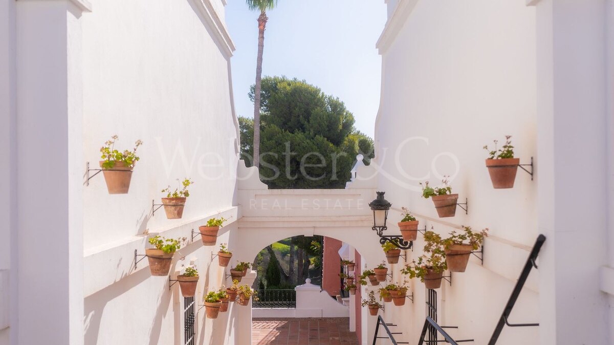 Townhouse Waterfall - Scenic Views in Aloha Pueblo