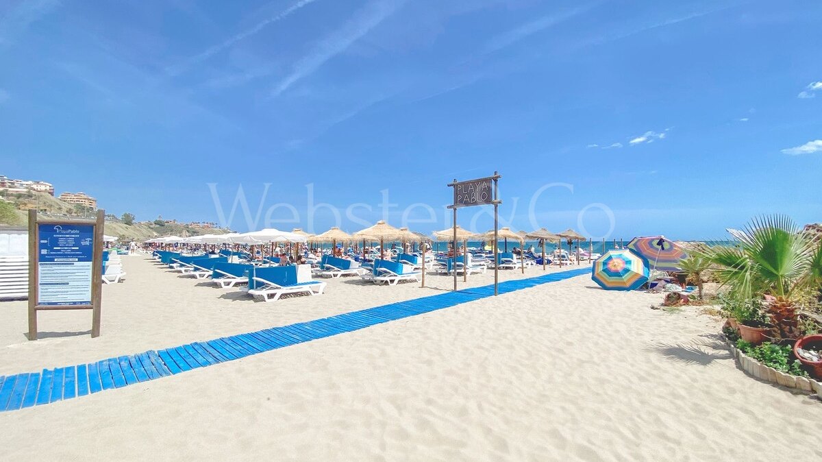 Apartment Las Olas - Beachside Comfort in Fuengirola