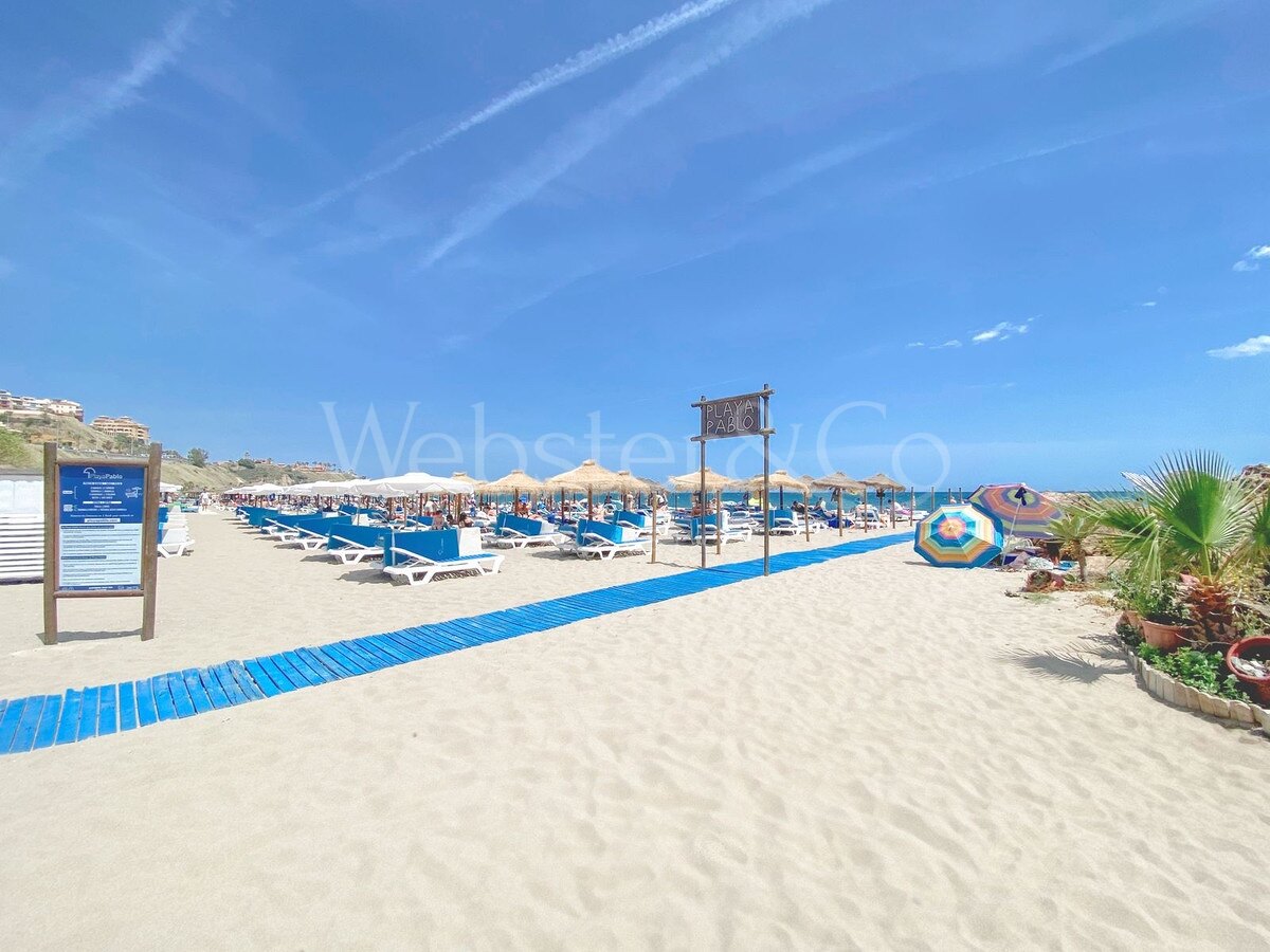 Apartment Las Olas - Beachside Comfort in Fuengirola