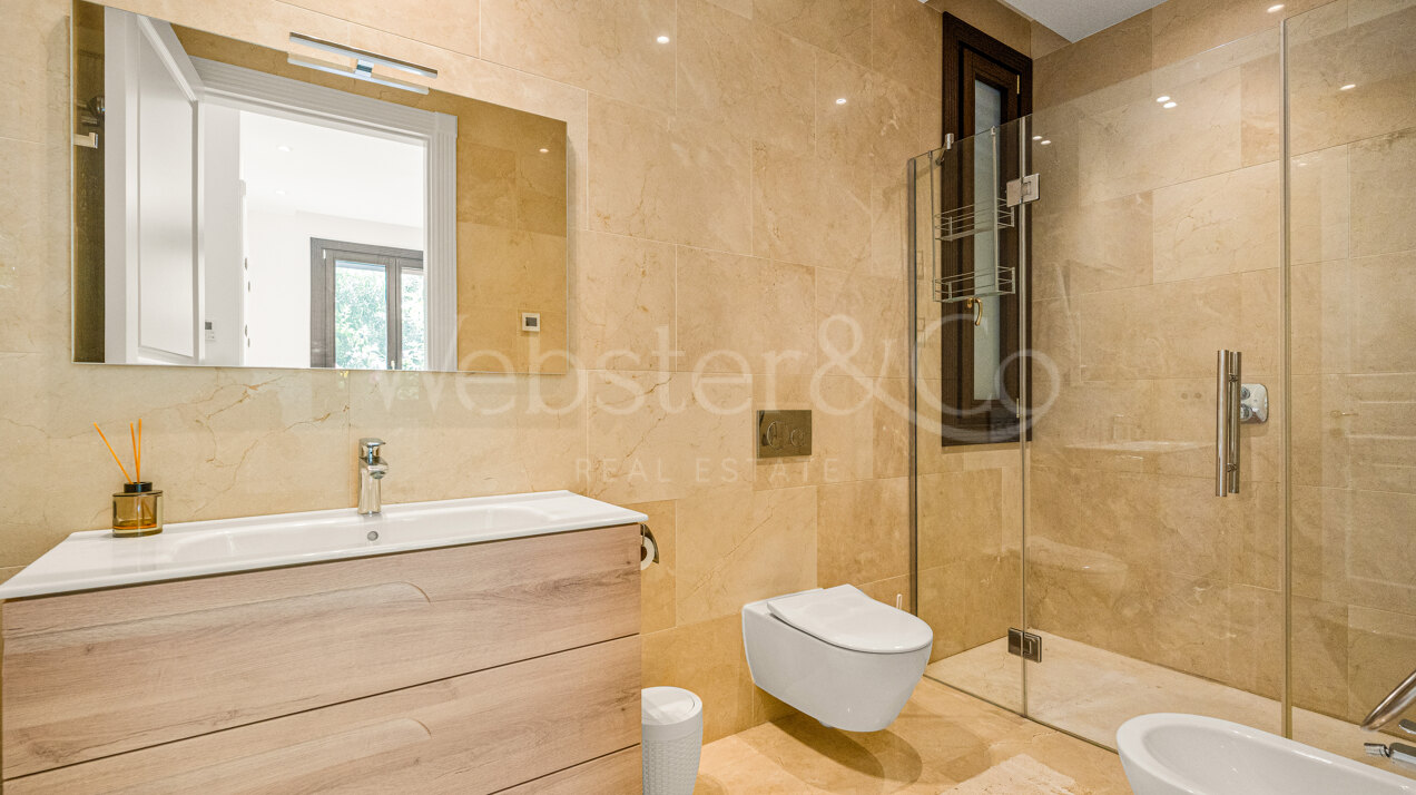 Maison Belle Mer - Timeless Beachside Home, Casasola