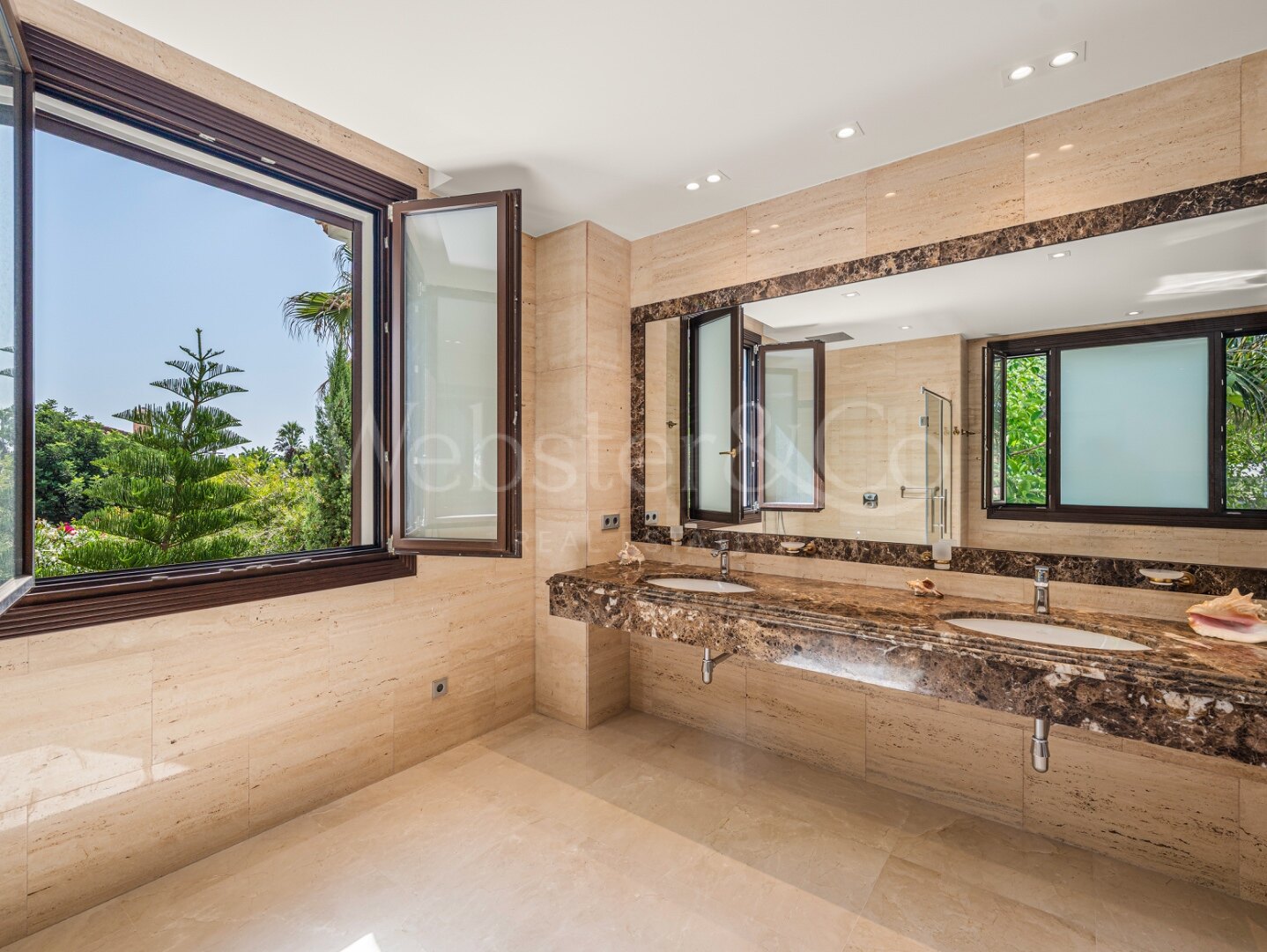 Maison Belle Mer - Timeless Beachside Home, Casasola
