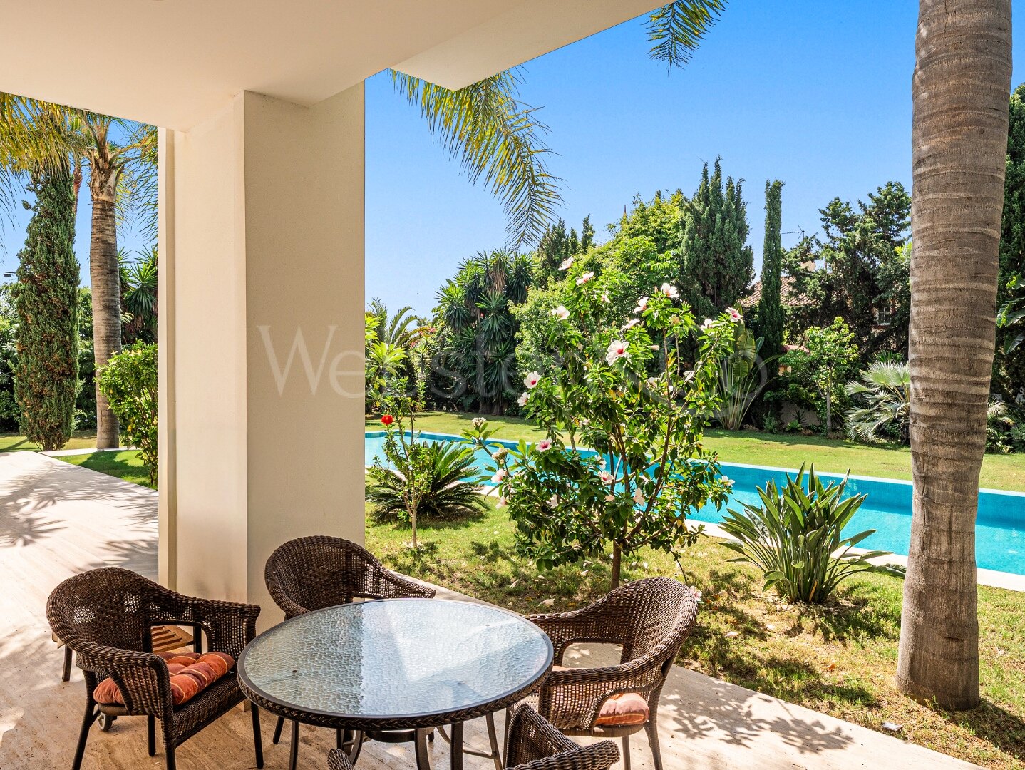 Maison Belle Mer - Timeless Beachside Home, Casasola