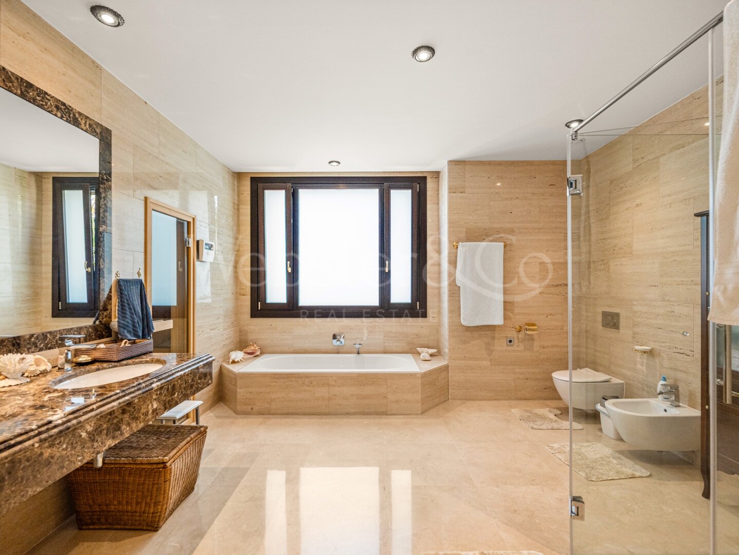 Maison Belle Mer - Timeless Beachside Home, Casasola