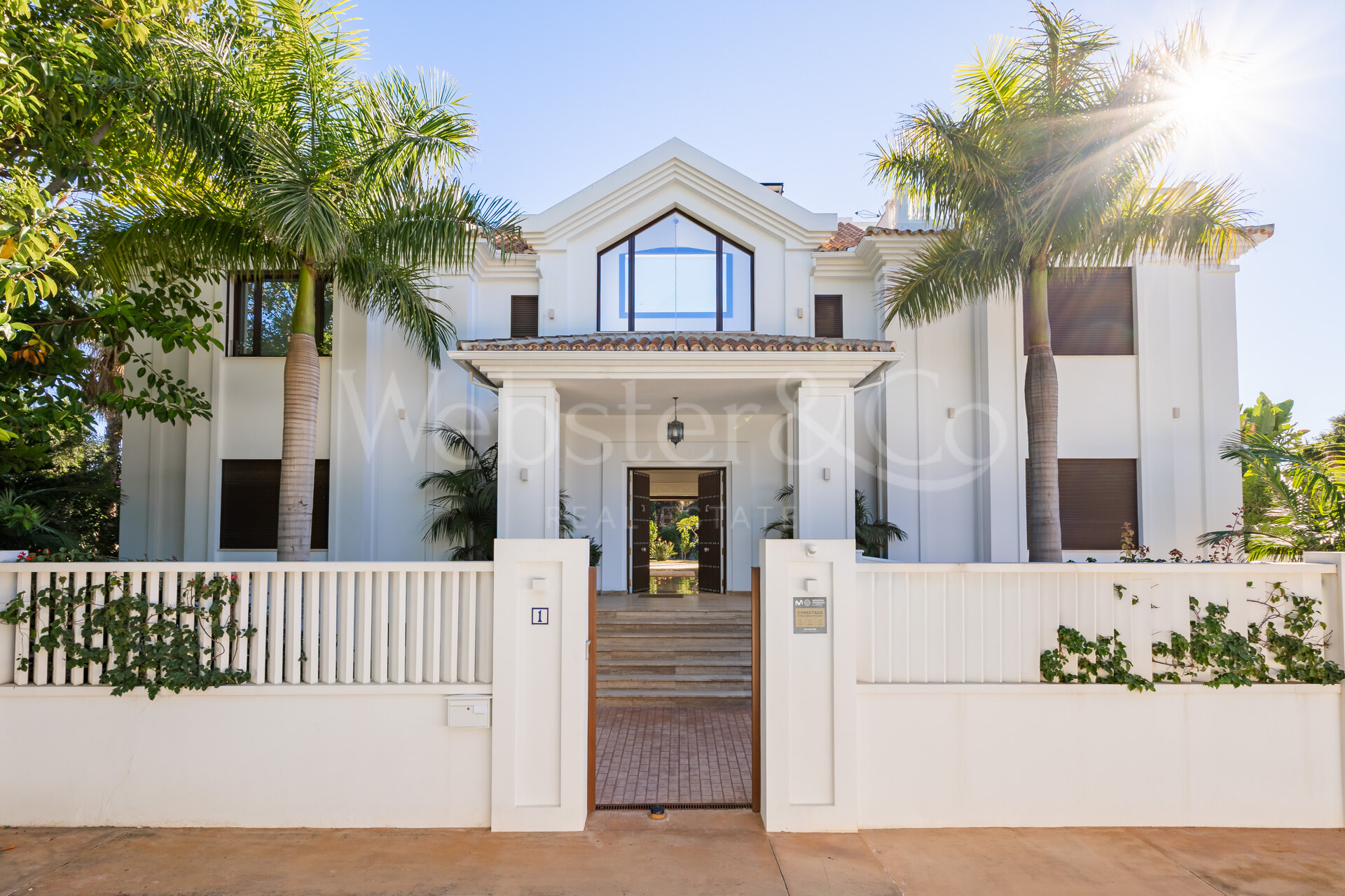 Maison Belle Mer - Timeless Beachside Home, Casasola