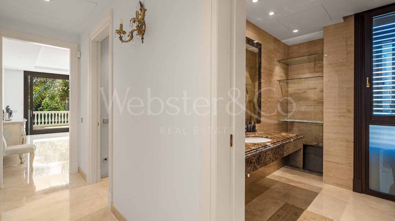 Maison Belle Mer - Timeless Beachside Home, Casasola