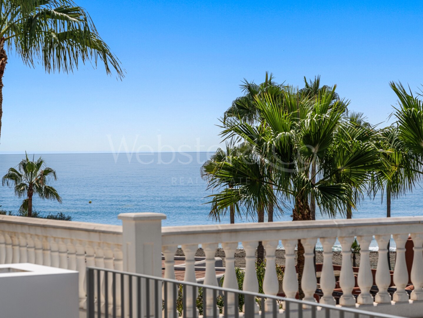 Maison Belle Mer - Timeless Beachside Home, Casasola