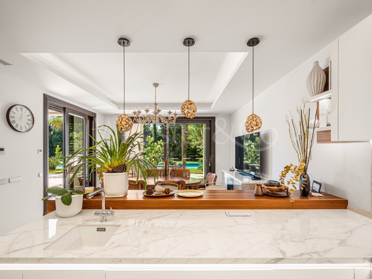 Maison Belle Mer - Timeless Beachside Home, Casasola