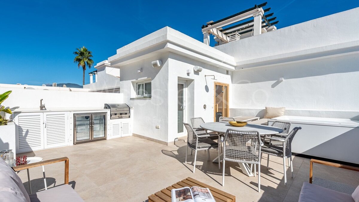 Townhouse Geranium - Renovated Luxury in Aloha