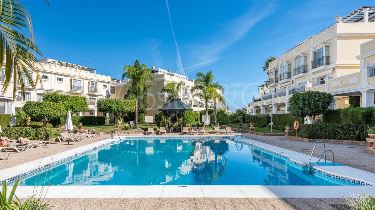 Townhouse Geranium - Renovated Luxury in Aloha