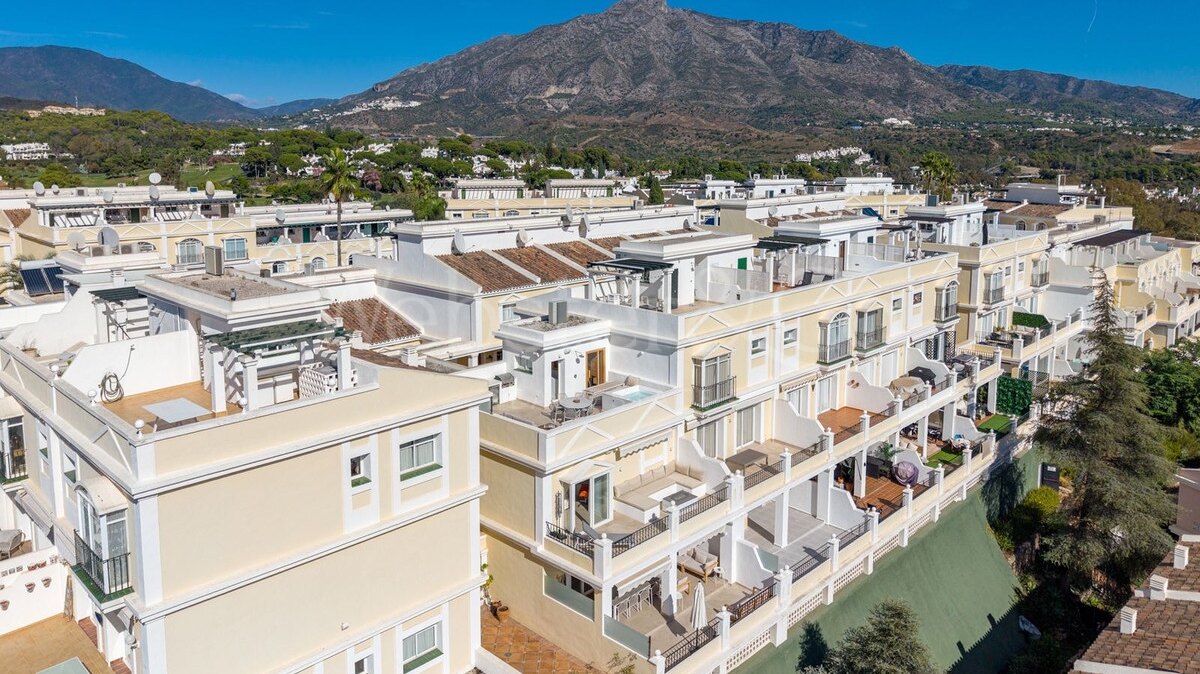 Townhouse Geranium - Renovated Luxury in Aloha