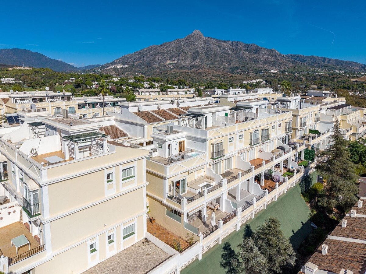 Townhouse Geranium - Renovated Luxury in Aloha