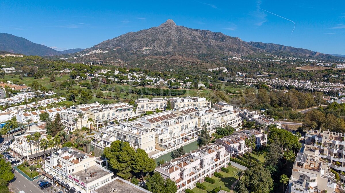 Townhouse Geranium - Renovated Luxury in Aloha