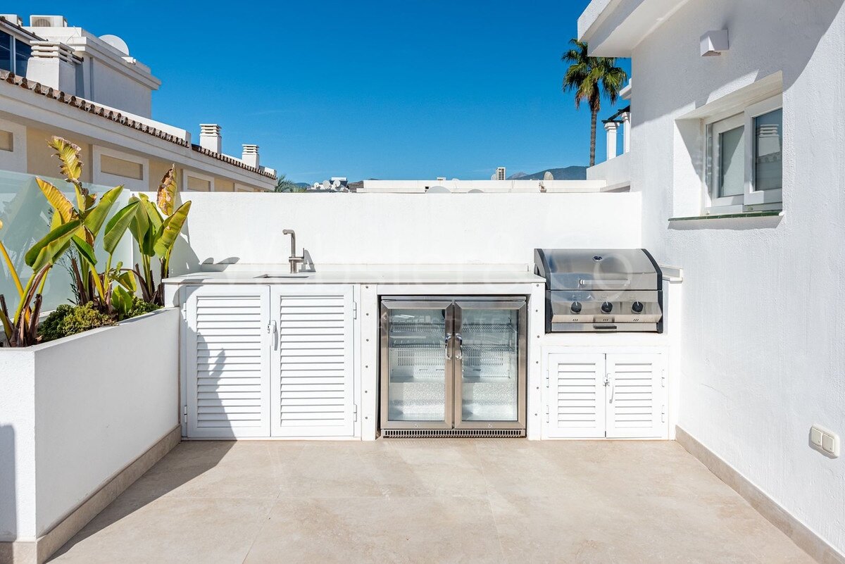 Townhouse Geranium - Renovated Luxury in Aloha