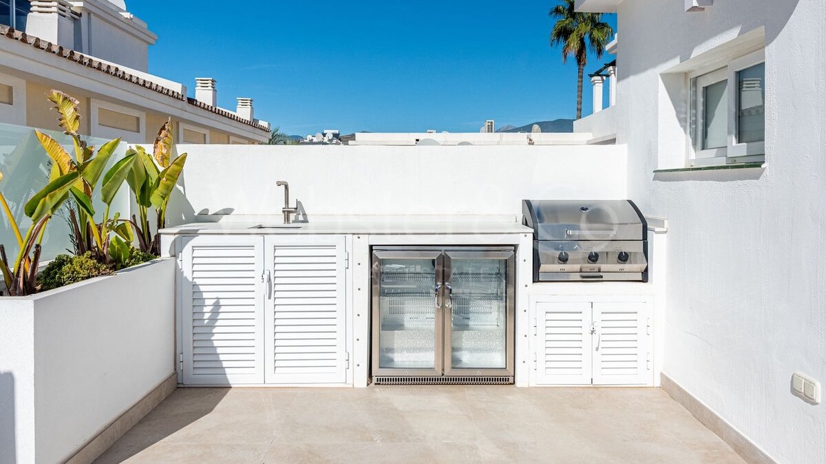 Townhouse Geranium - Renovated Luxury in Aloha