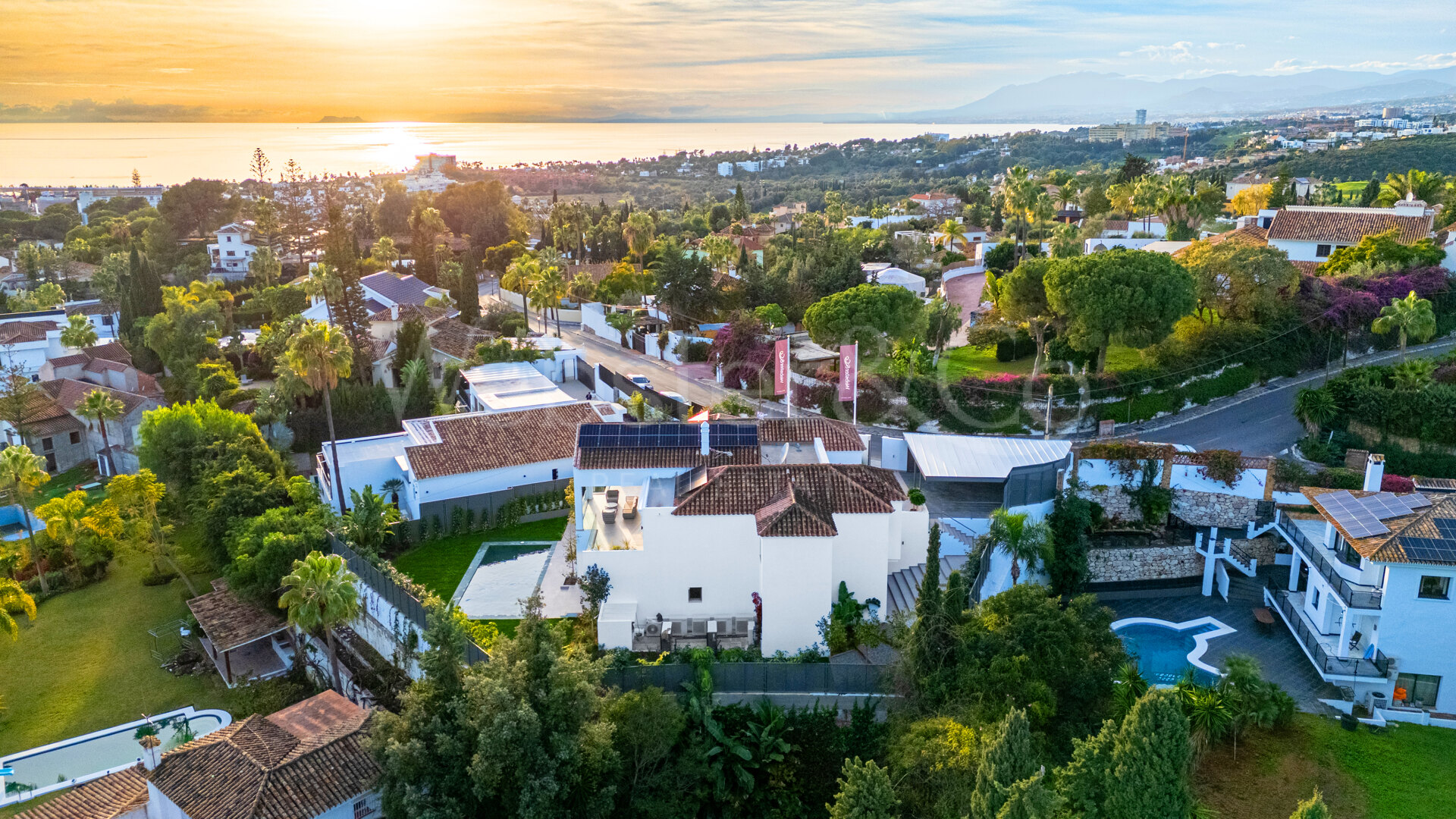 Villa Caluna - Refurbished Luxury Home, El Rosario