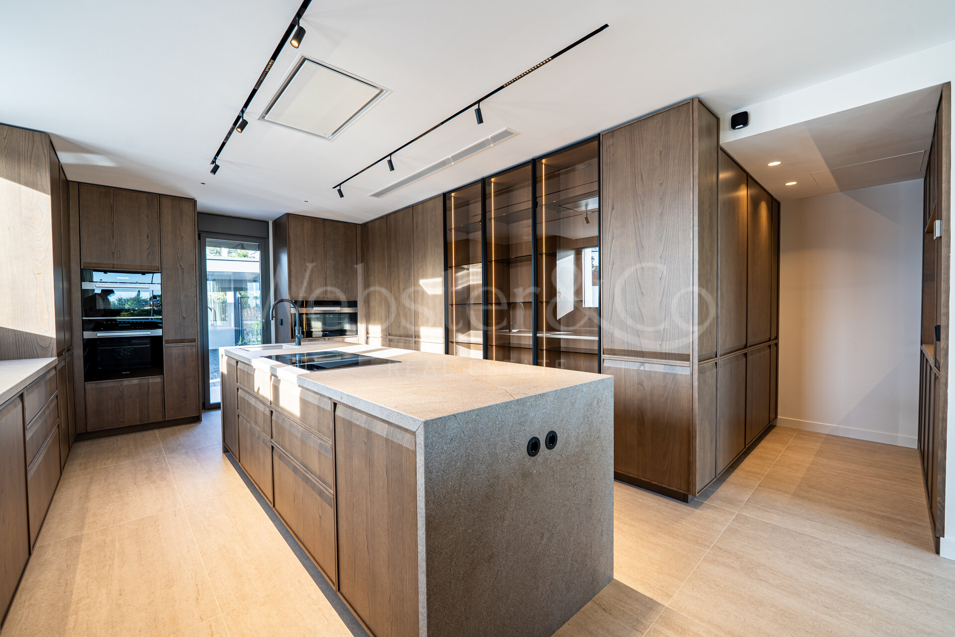 Villa Caluna - Refurbished Luxury Home, El Rosario