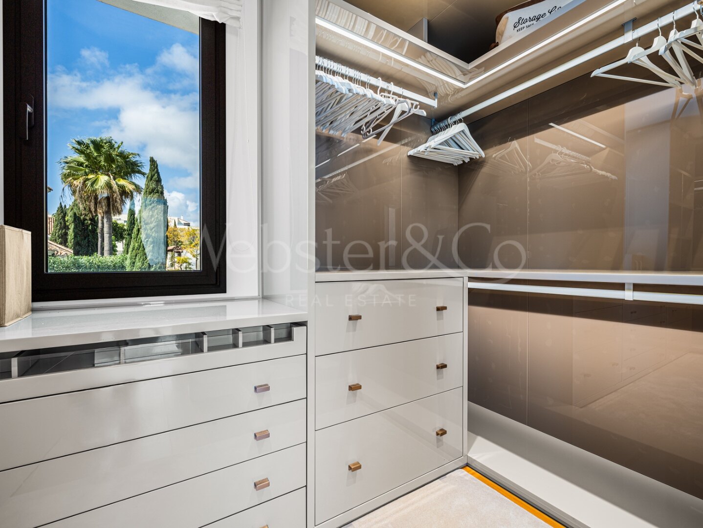 Villa Benvano – Exquisite Home in Los Flamingos