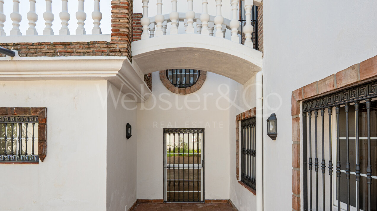 Villa Monte Luz - Golf Side Home, Nueva Andalucía