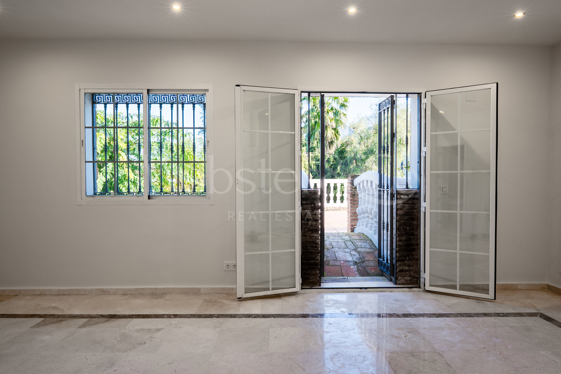 Villa Monte Luz - Golf Side Home, Nueva Andalucía