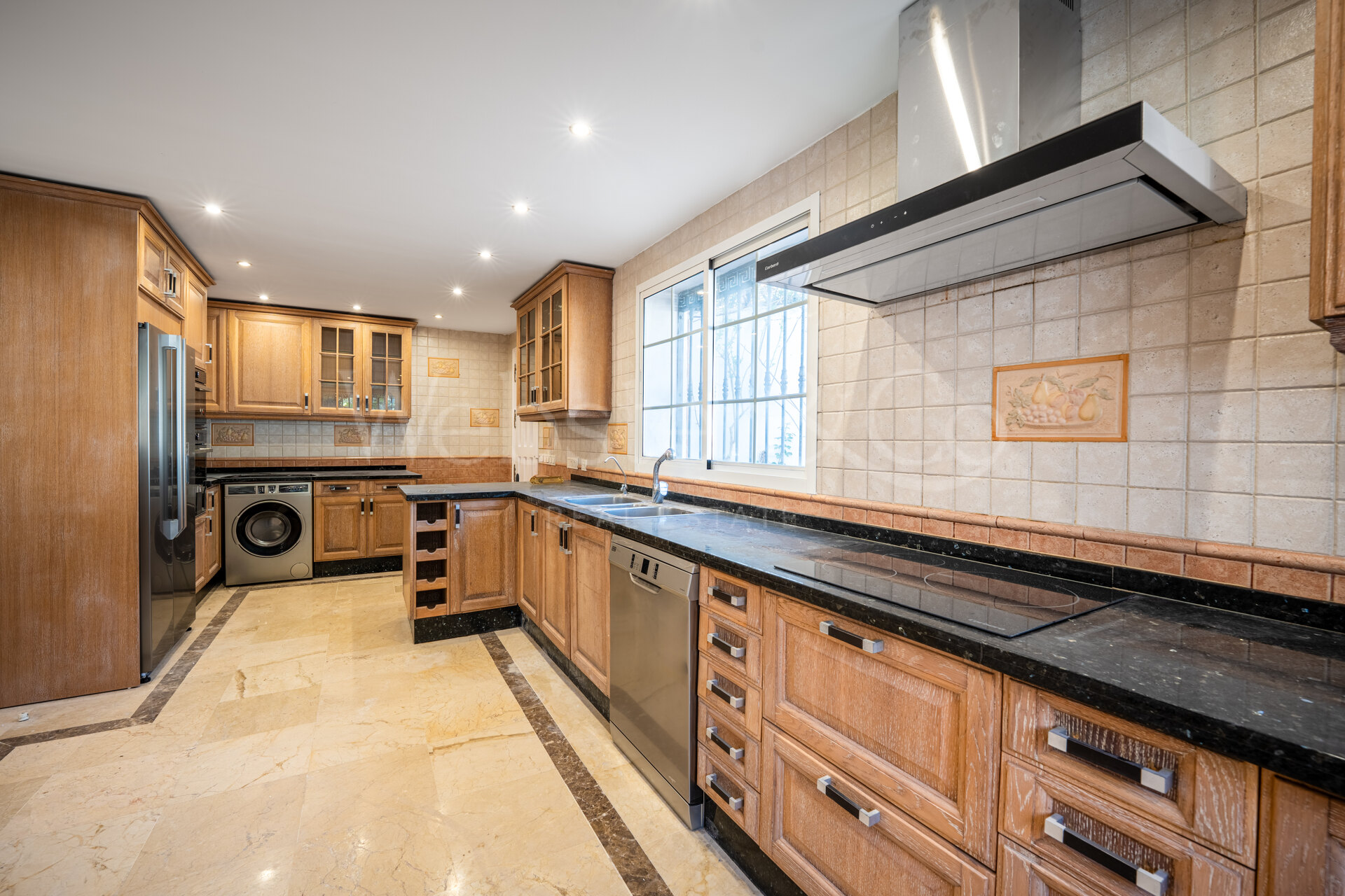 Villa Monte Luz - Golf Side Home, Nueva Andalucía