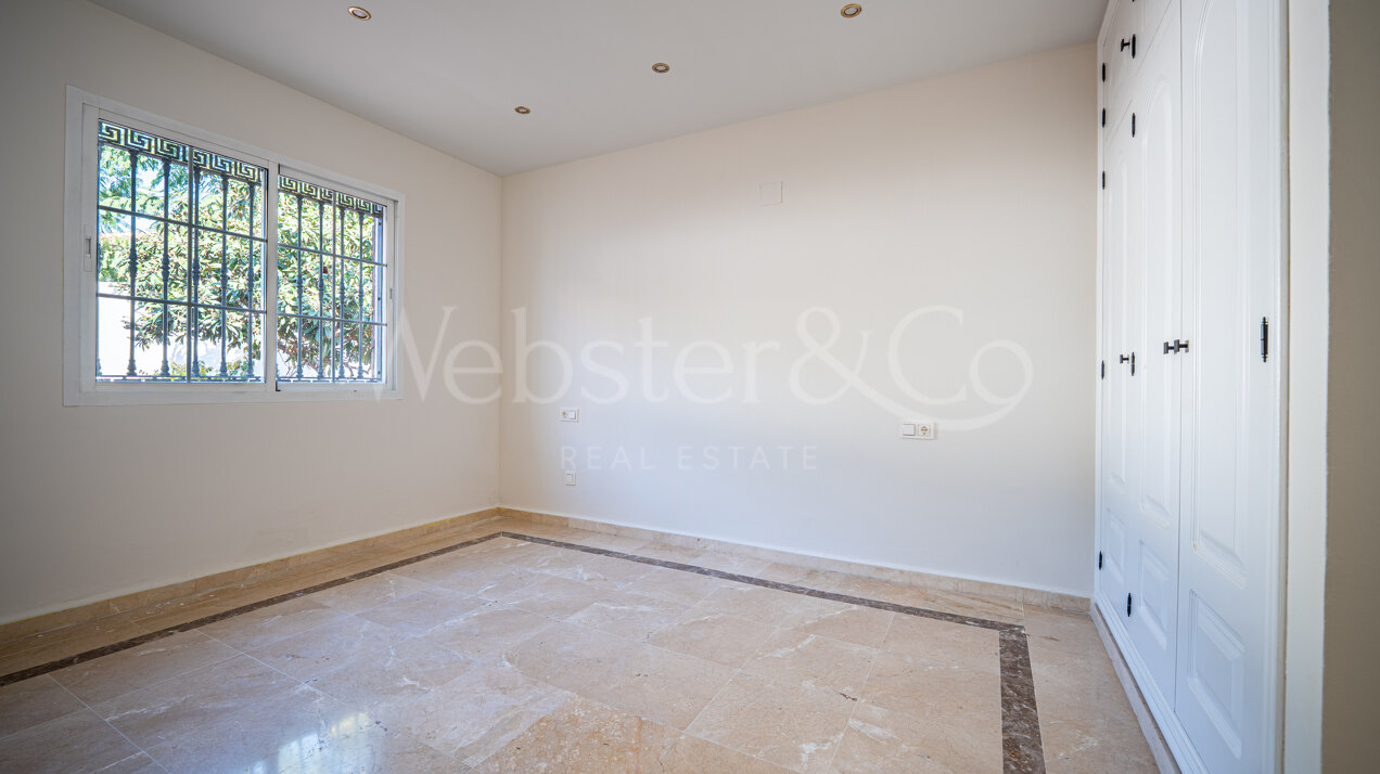 Villa Monte Luz - Golf Side Home, Nueva Andalucía