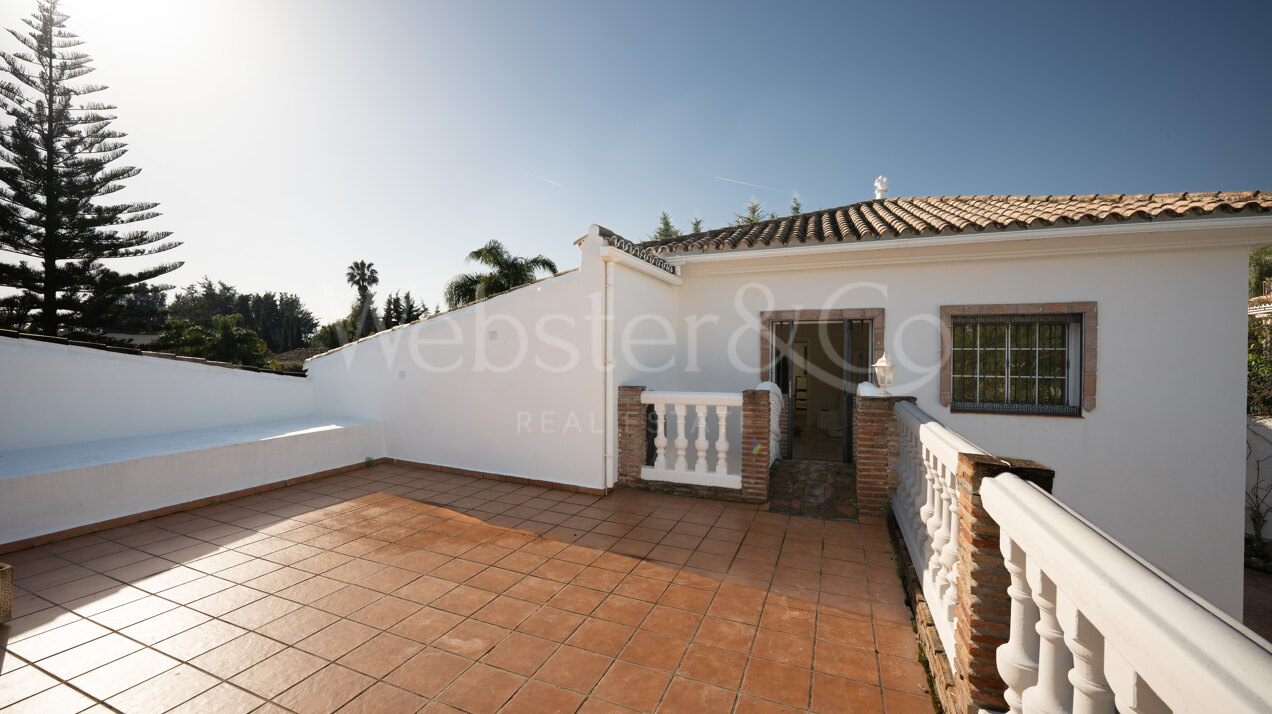 Villa Monte Luz - Golf Side Home, Nueva Andalucía