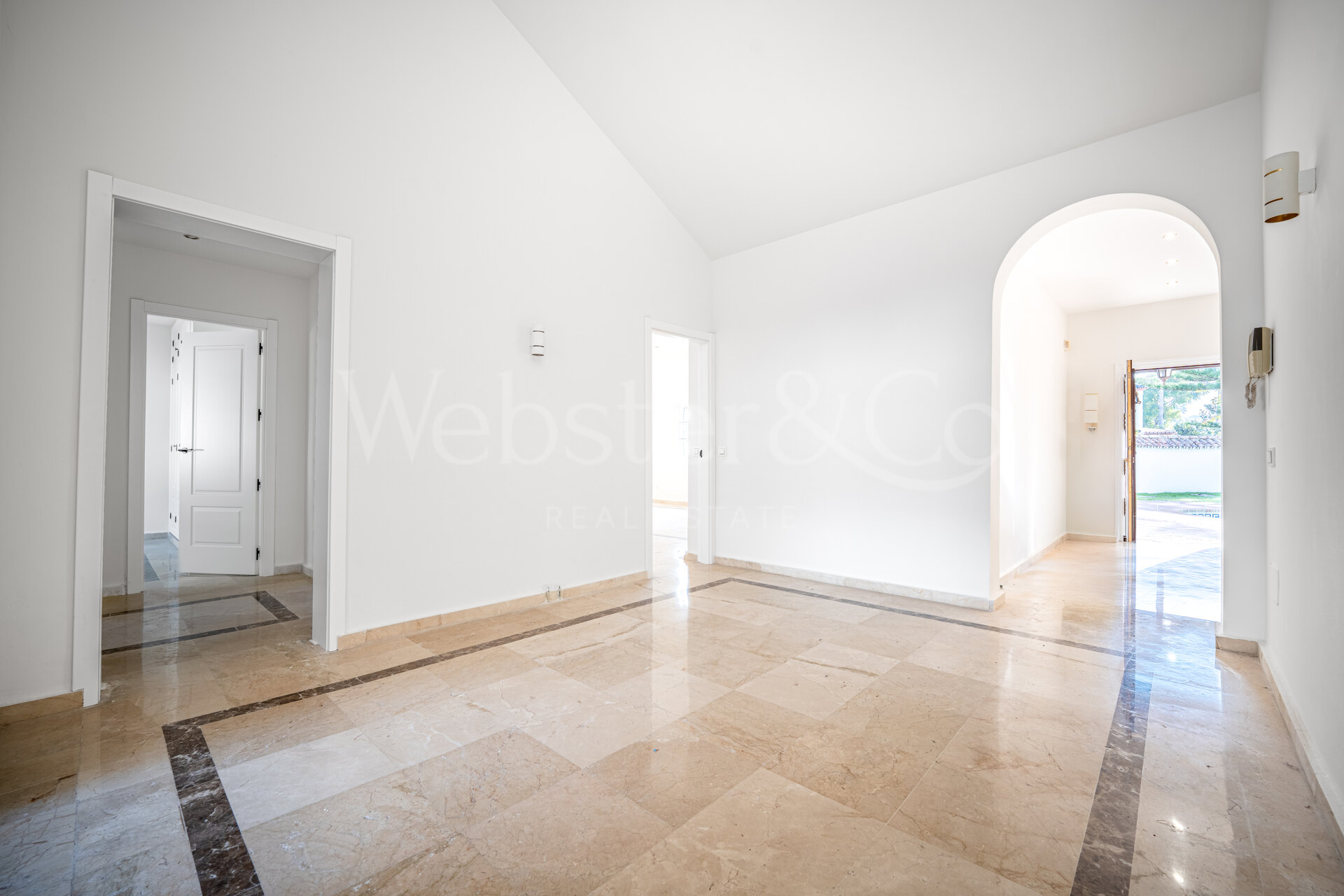 Villa Monte Luz - Golf Side Home, Nueva Andalucía