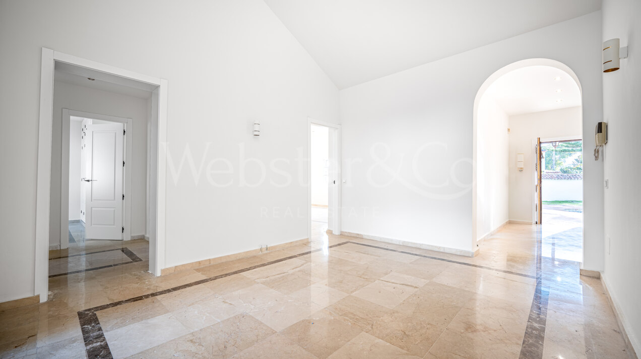 Villa Monte Luz - Golf Side Home, Nueva Andalucía