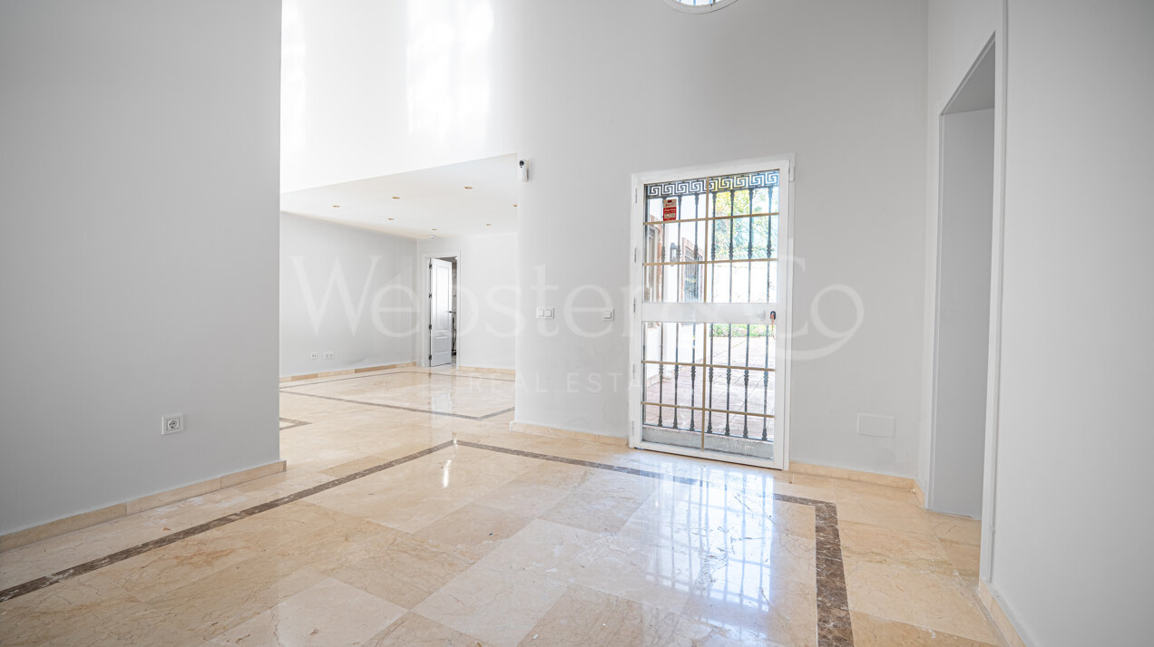 Villa Monte Luz - Golf Side Home, Nueva Andalucía