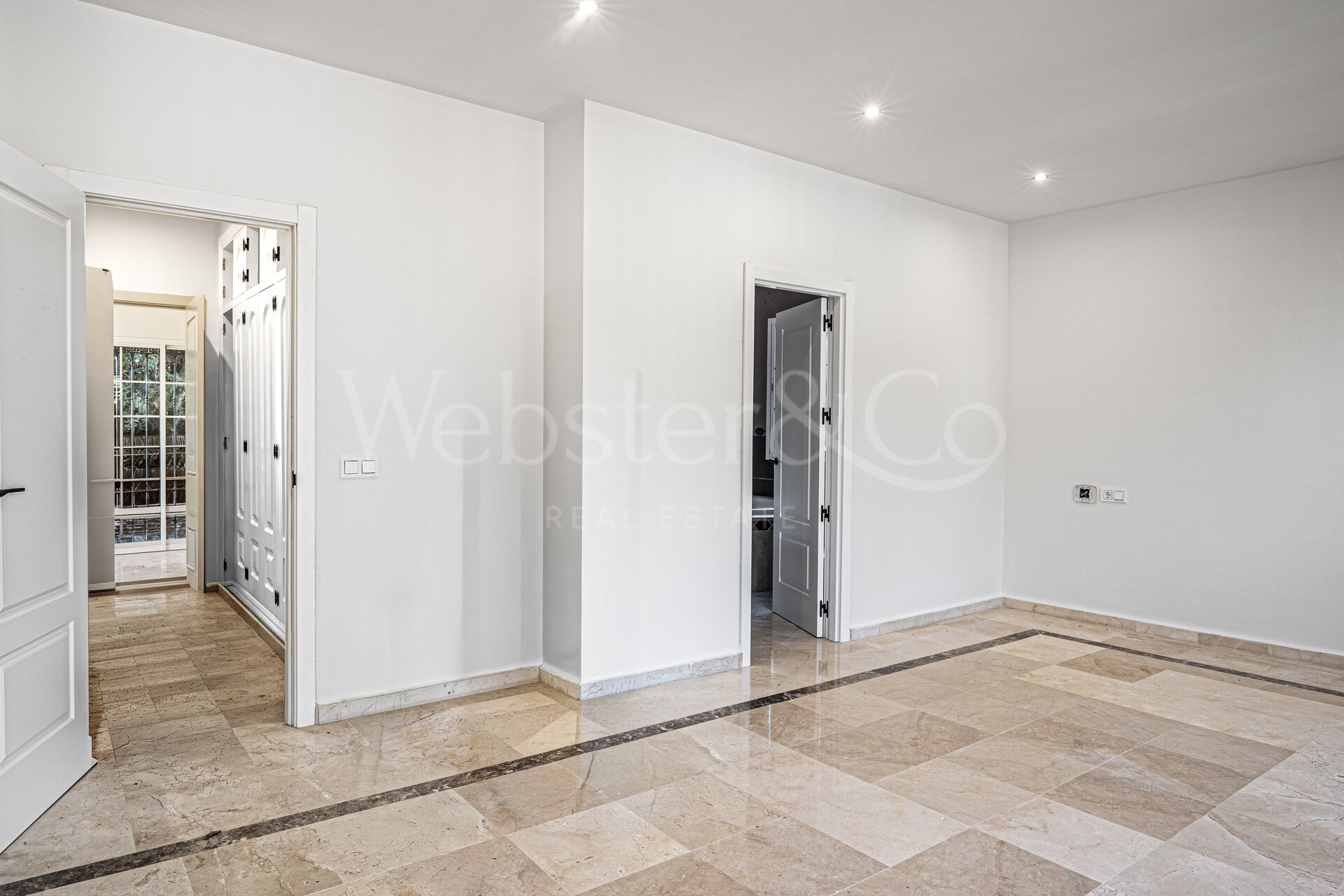 Villa Monte Luz - Golf Side Home, Nueva Andalucía