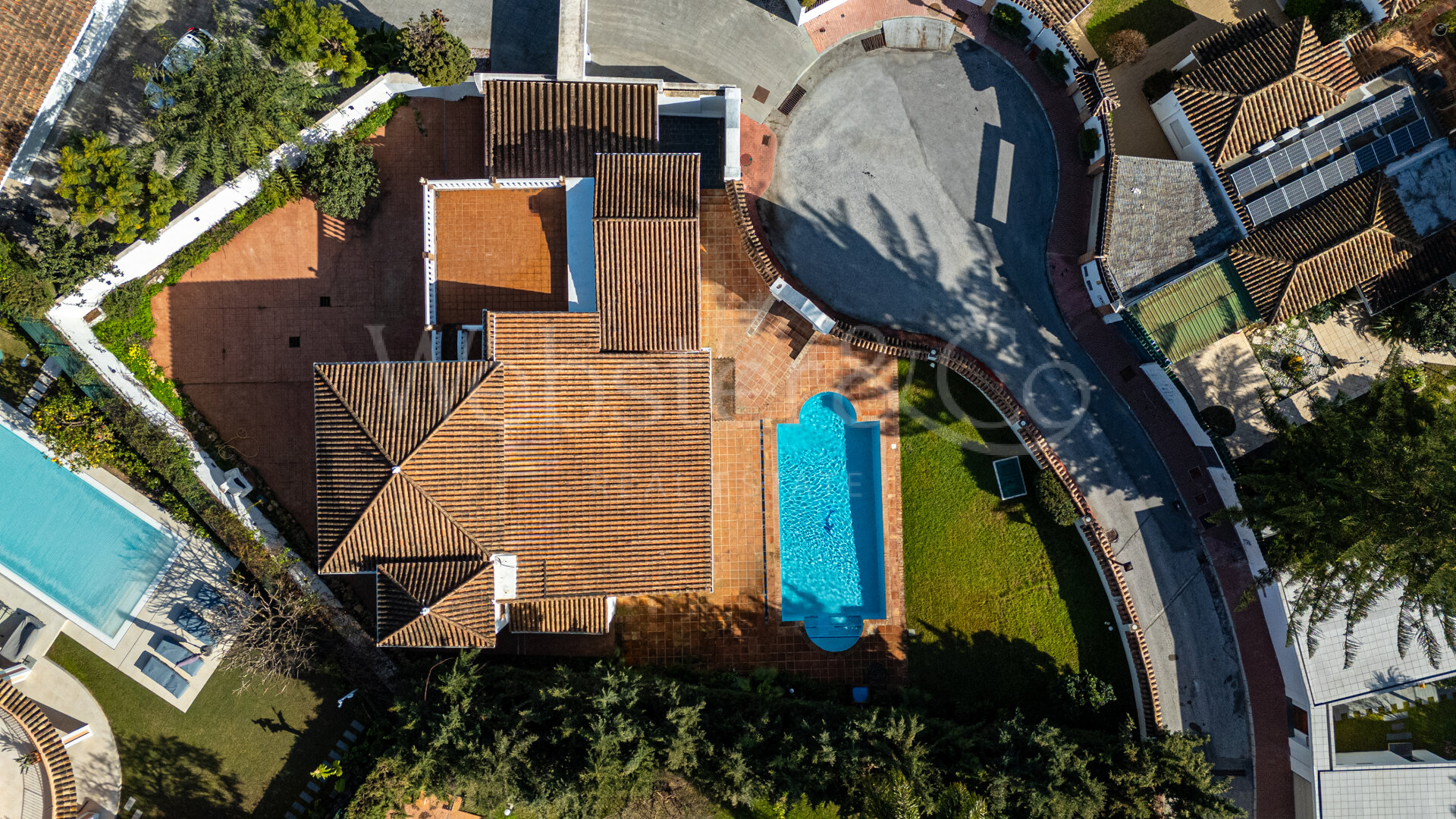 Villa Monte Luz - Golf Side Home, Nueva Andalucía