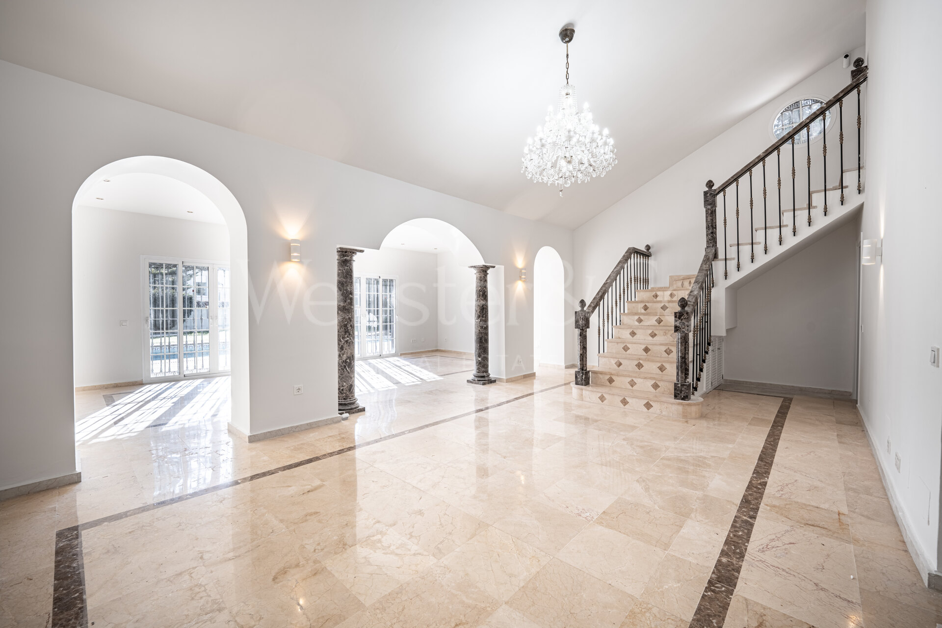 Villa Monte Luz - Golf Side Home, Nueva Andalucía