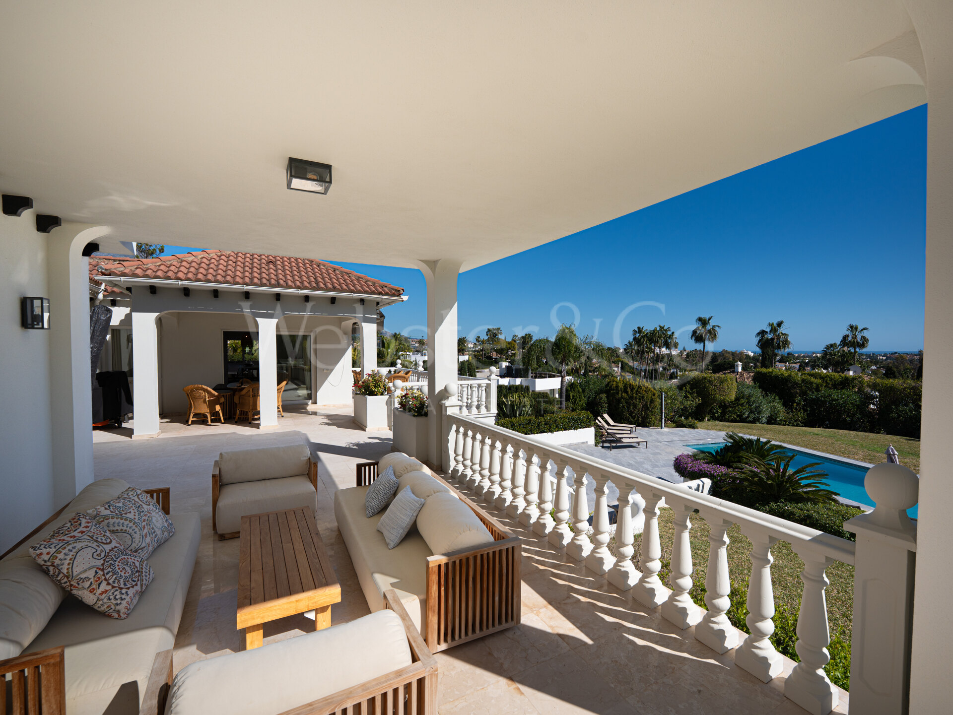 Villa Valora - Golf Front Luxury in Nueva Andalucia