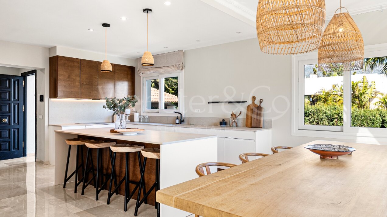 Villa Valora - Golf Front Luxury in Nueva Andalucia